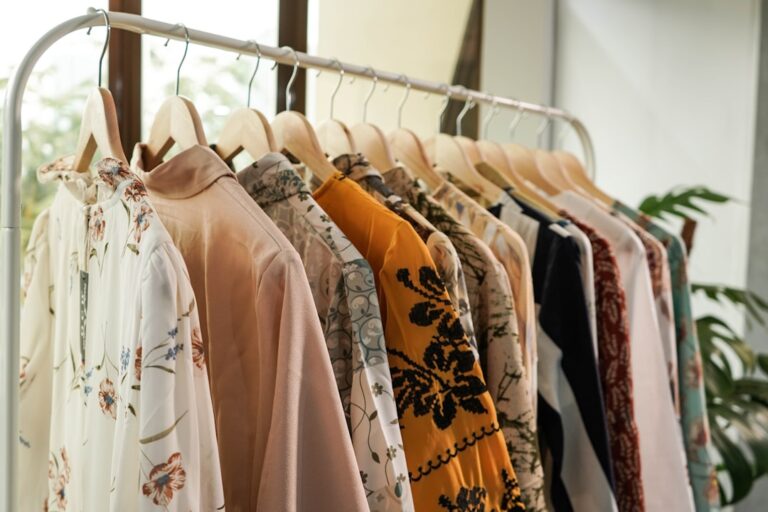 Top 10 Must-Have Items for Your Fall Wardrobe